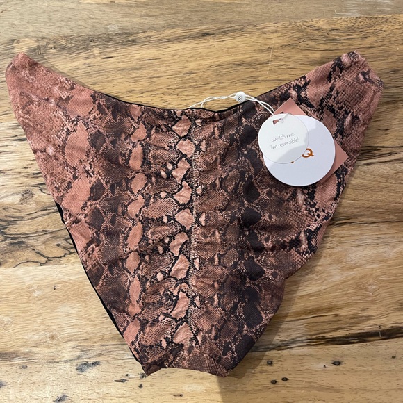 Pilyq reversible swimsuit SET YES BOTH PIECES FOR $30 - Picture 5 of 6